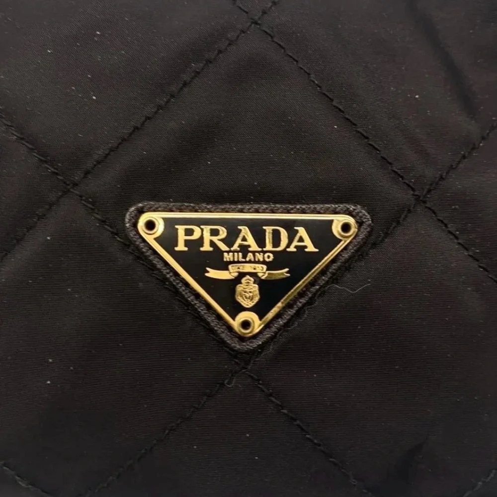 Prada⭐️⭐️Black Quilted Shoulder Bag with Gold Chain. No damages. - Picture 3 of 14